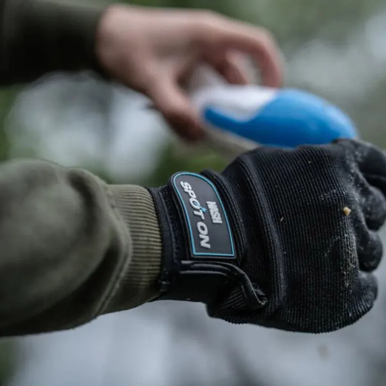 Gant de lancer Nash Gauché Spot On Casting Glove